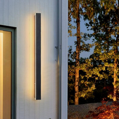 Black Linear LED Outdoor Wall Sconce – 24" Slim, Hardwired Dimmable